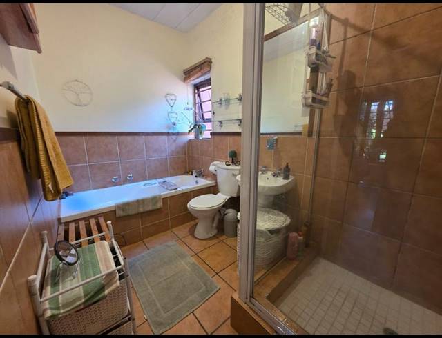 1 BEDROOM APARTMENT FOR SALE IN SUNNINGHILL